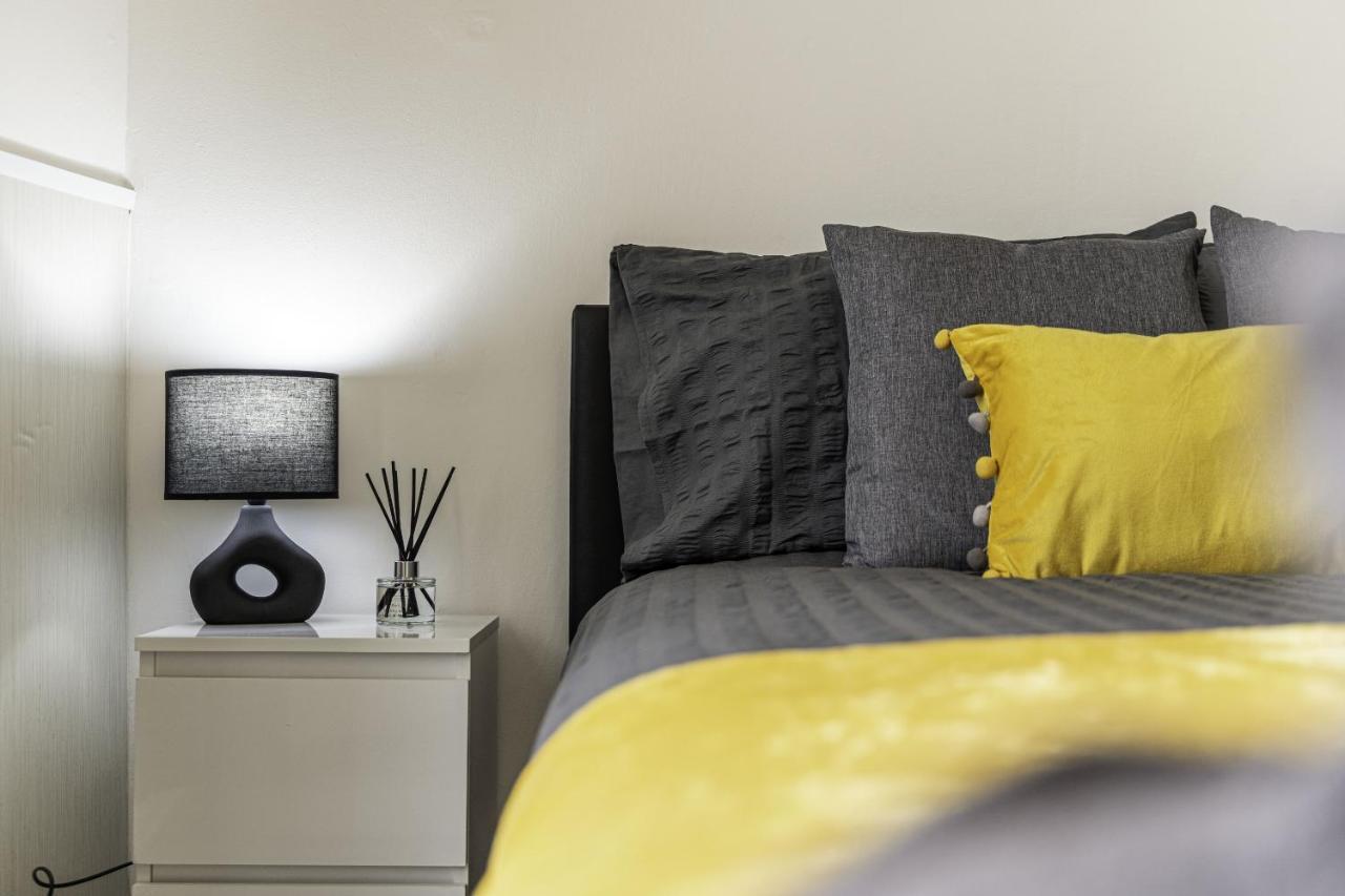 Comfy 1 Bedroom Apartment *